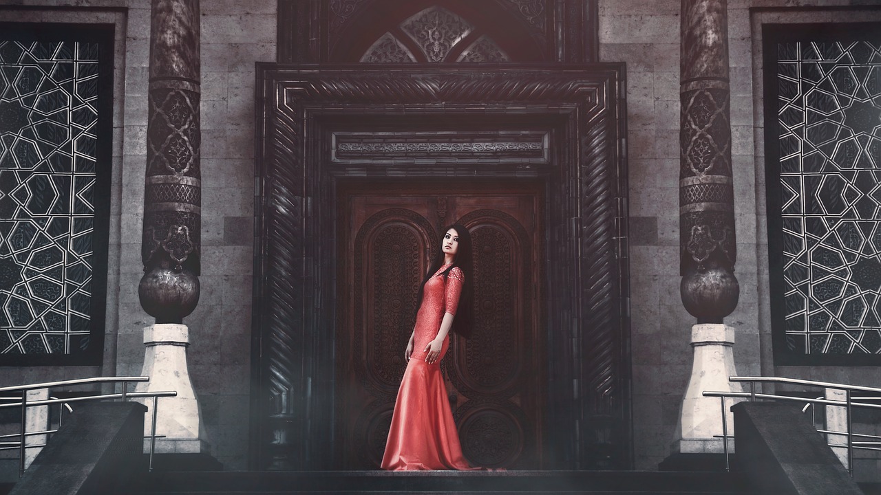 girl in red dress elegancia